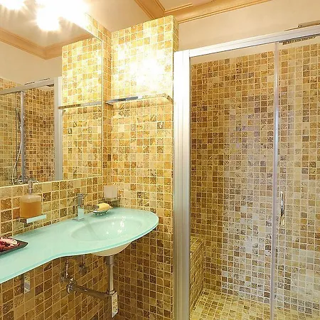 Residenza Gambrinus Oda ve Kahvaltı 3*